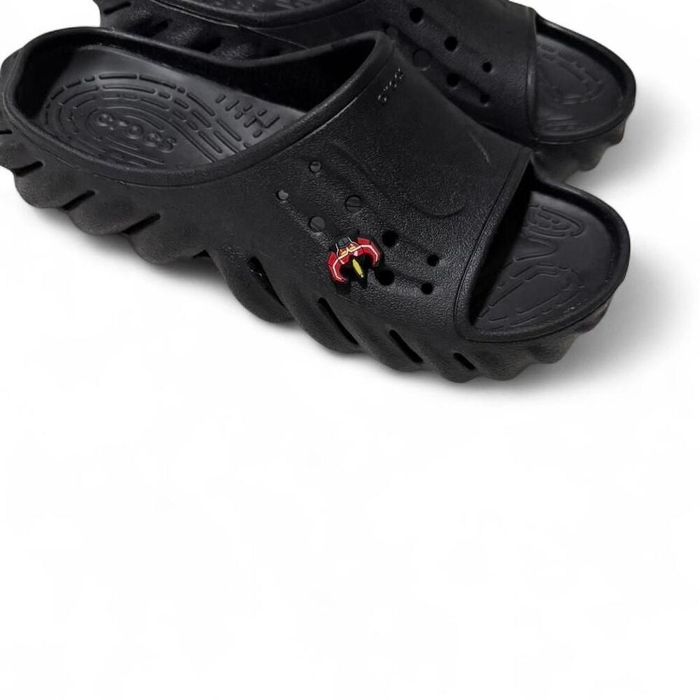 🇺🇸 Crocs Men's Black Clogs not heavily worn - Picture 3 of 5